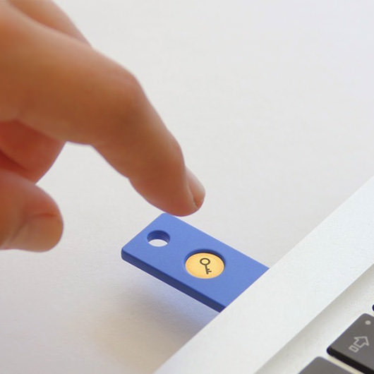 Faldgruber fotografering narre 4 USB Security Key For Locking And Unlocking Your Windows PC