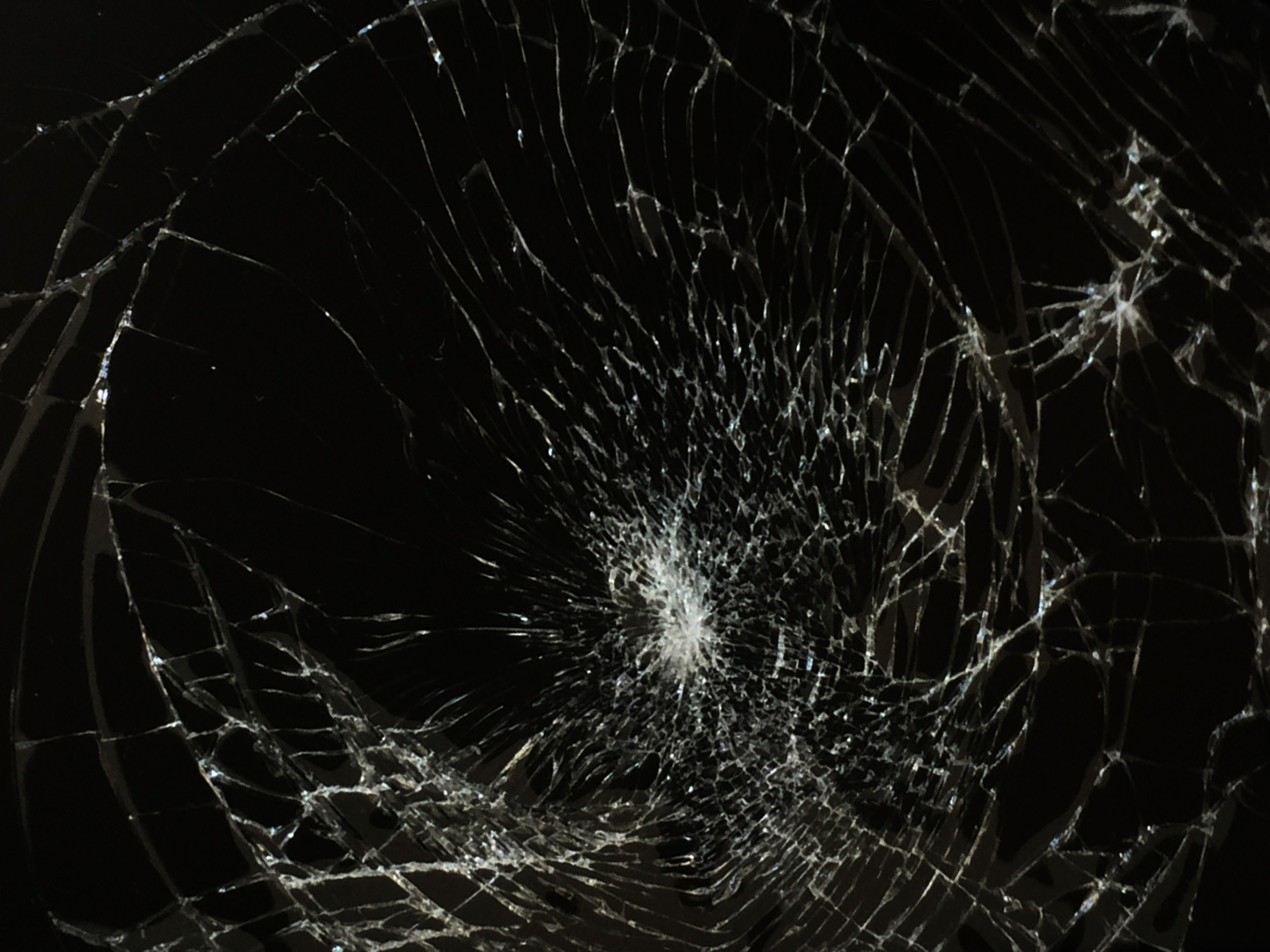 24 Broken Cracked Screen Wallpapers For iPhone, iPad or Tablets